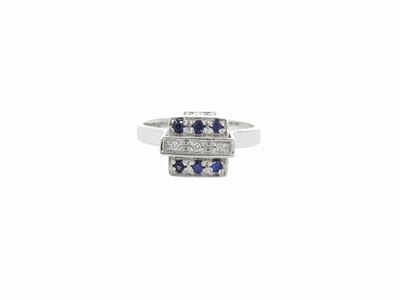 Anello in Oro Bianco con Diamanti e Zaffiri