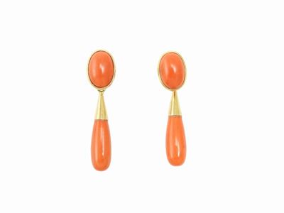 Orecchini Pendenti Smontabili in Oro Giallo con Coralli Rosso Arancio