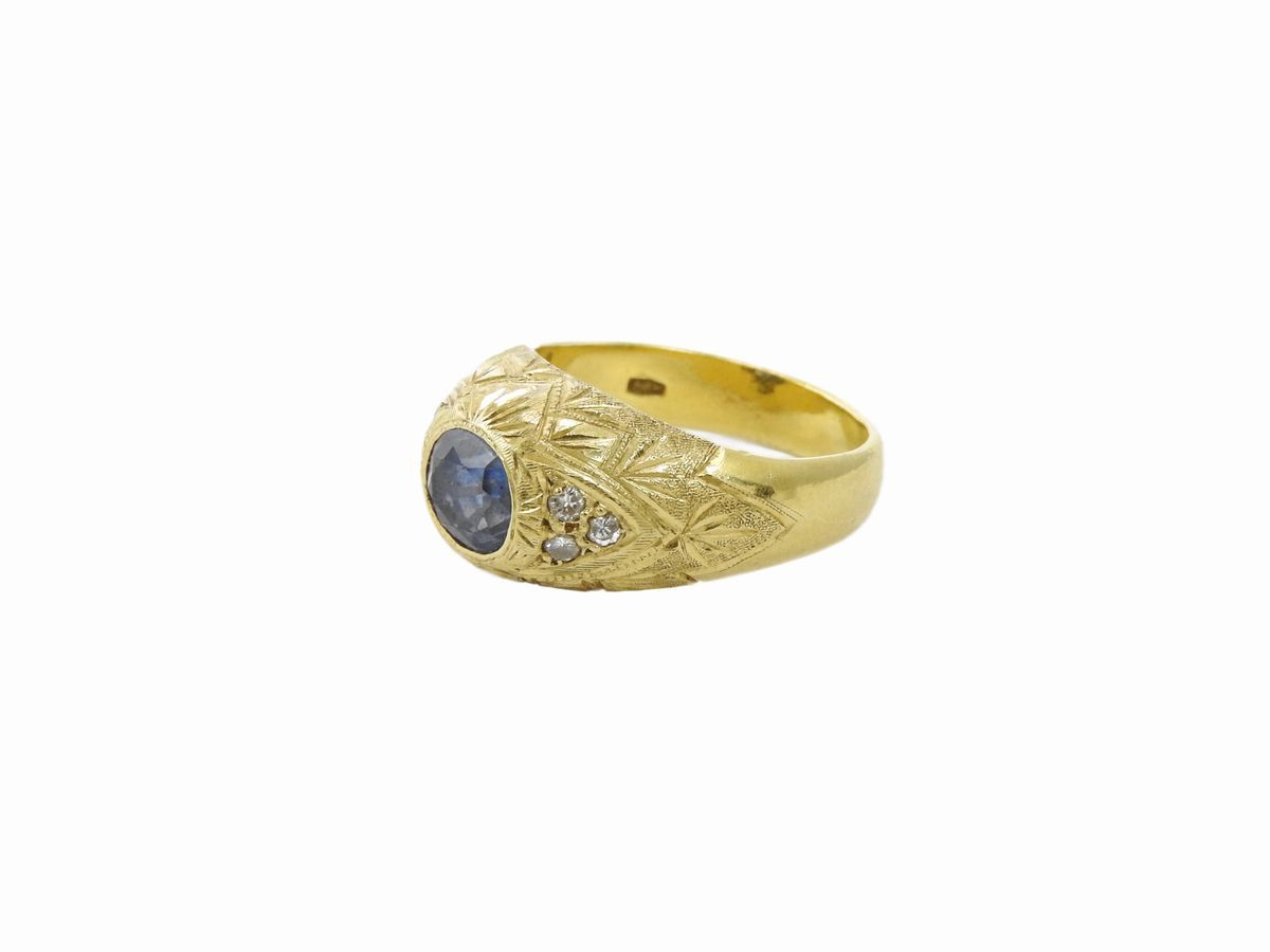 Anello da Mignolo in Oro Giallo con Diamanti e Zaffiro