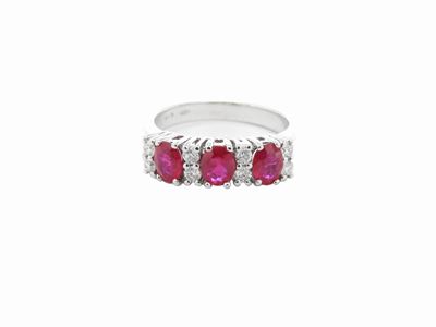 Anello in Oro Bianco con Diamanti e Rubini