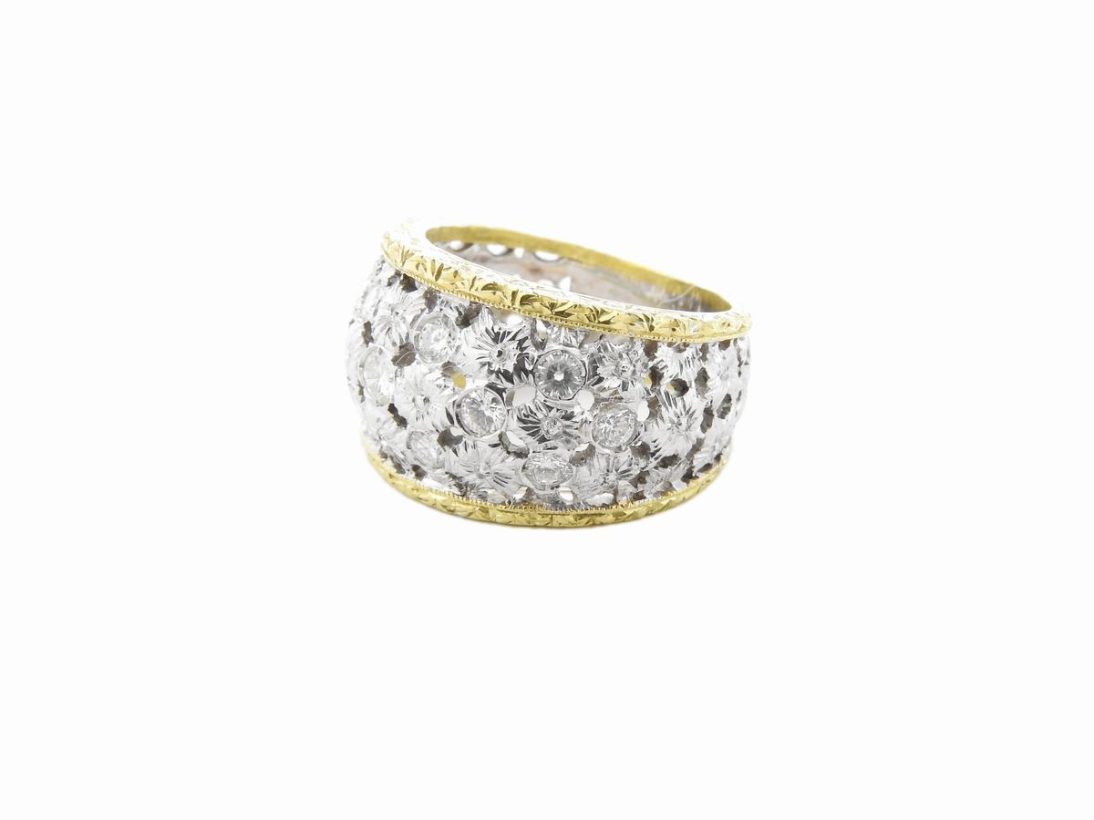 Anello a Fascia in Oro Bianco e Giallo con Diamanti