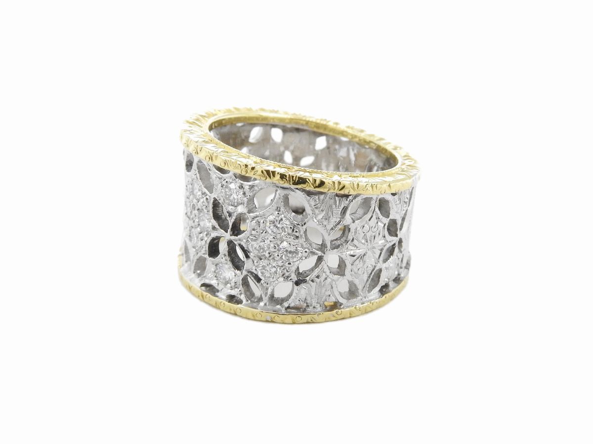 Anello a Fascia in Oro Bianco e Giallo con Diamanti,
