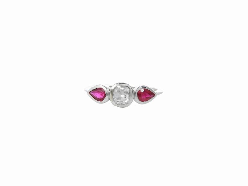 Anello in Oro Bianco con Diamante e Rubini