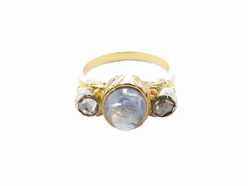 Anello in Oro Giallo con Diamanti e Zaffiro