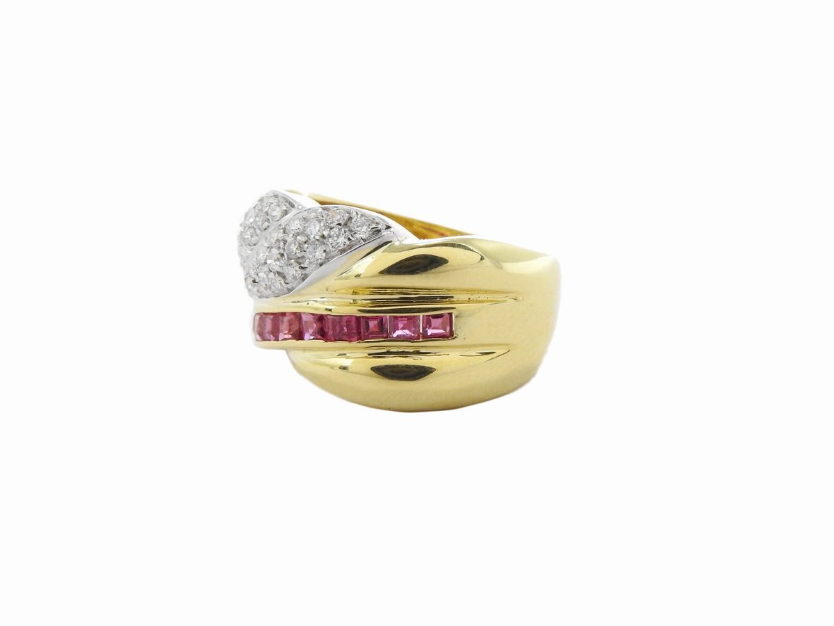 Anello a Fascia in Oro Bianco e Giallo con Diamanti e Rubini