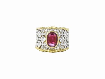 Anello a Fascia in Oro Bianco e Giallo con Diamanti e Rubino