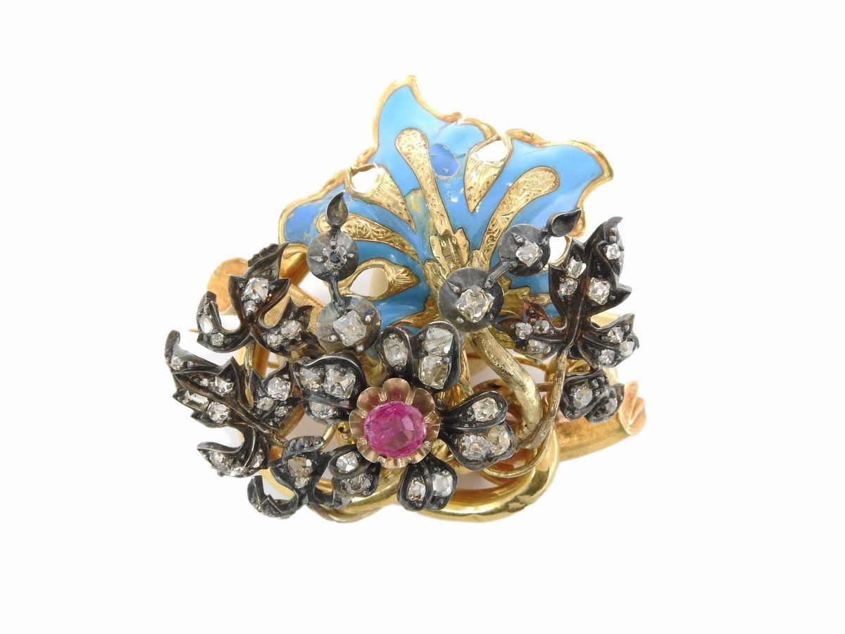 Demi Parure Spilla e Orecchini in Oro Giallo e Argento con Diamanti, Rubini e Smalto Azzurro