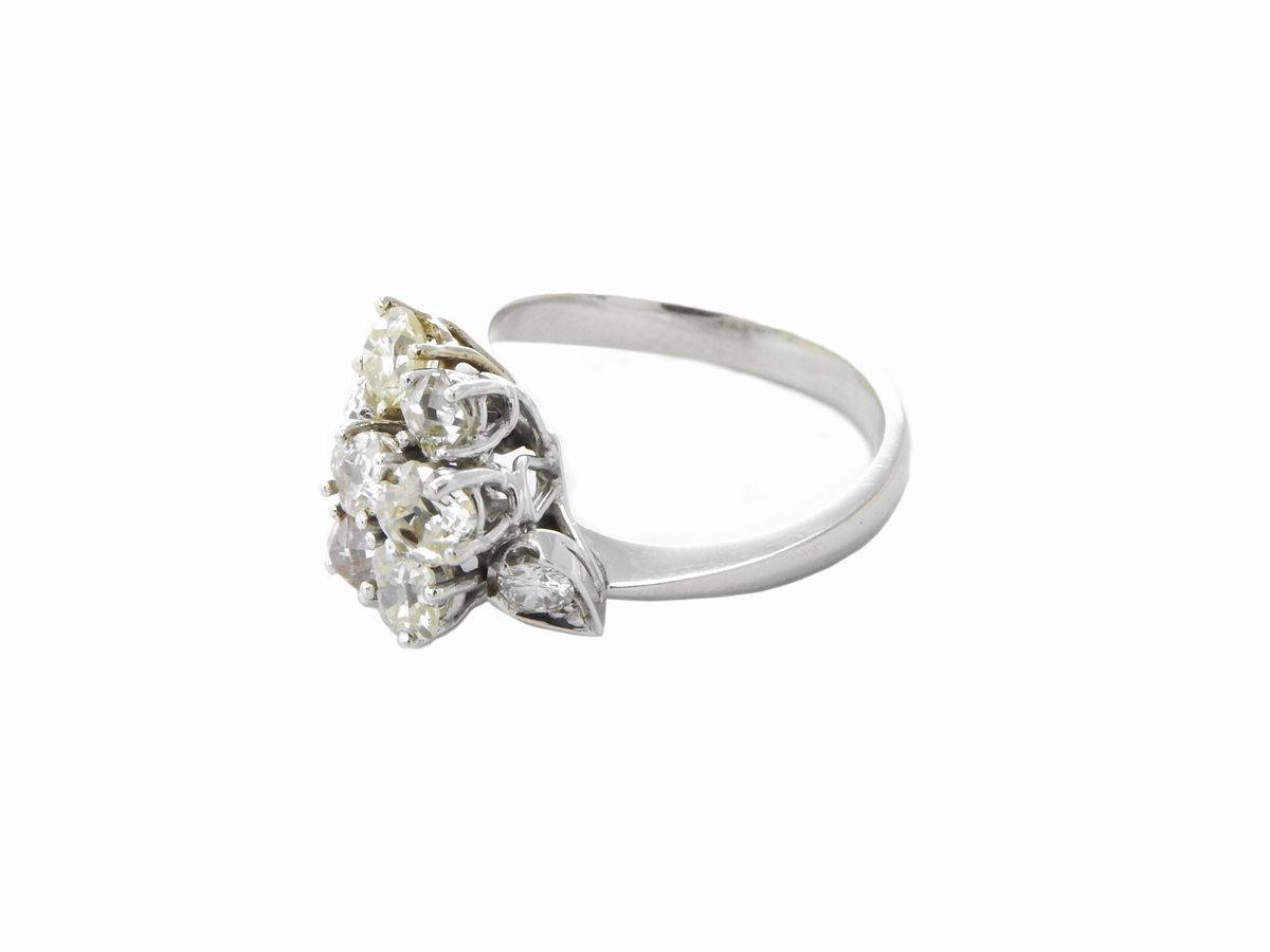 Anello in Oro Bianco con Diamanti