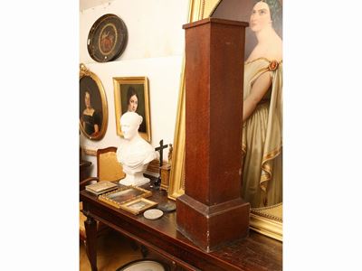 Colonna D'epoca a Plinto in Legno Laccato