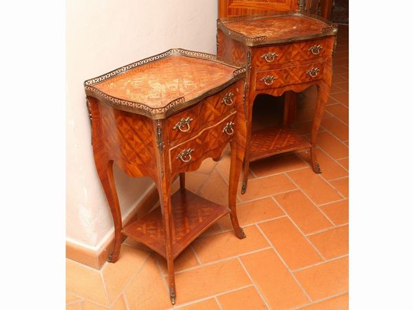 A pair of rosewood veenered night table  - Auction Furniture, Paintings and Curiosities from Private Collections - Maison Bibelot - Casa d'Aste Firenze - Milano