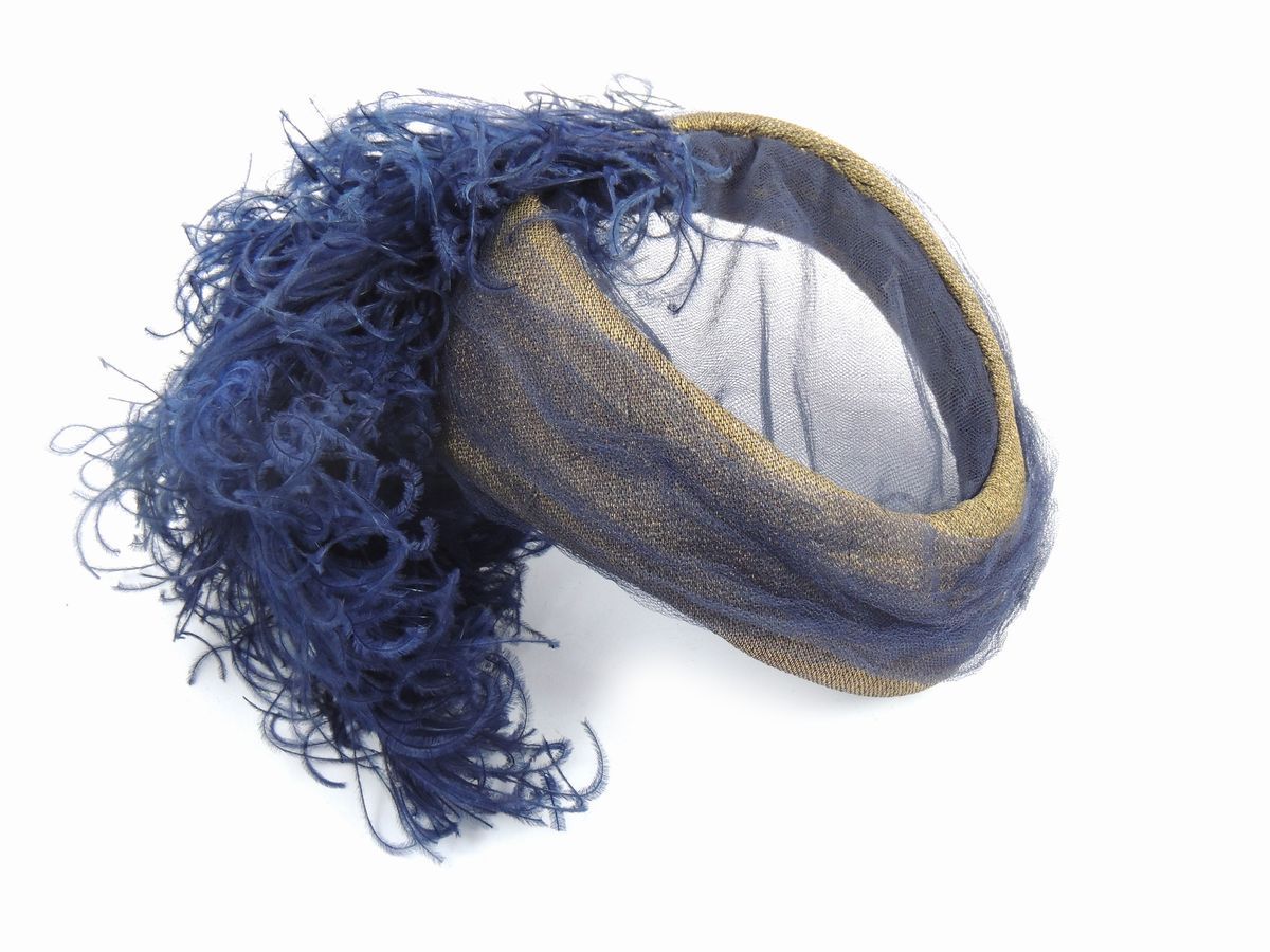 Quattro Cappellini in Velluto, Piume e Tulle