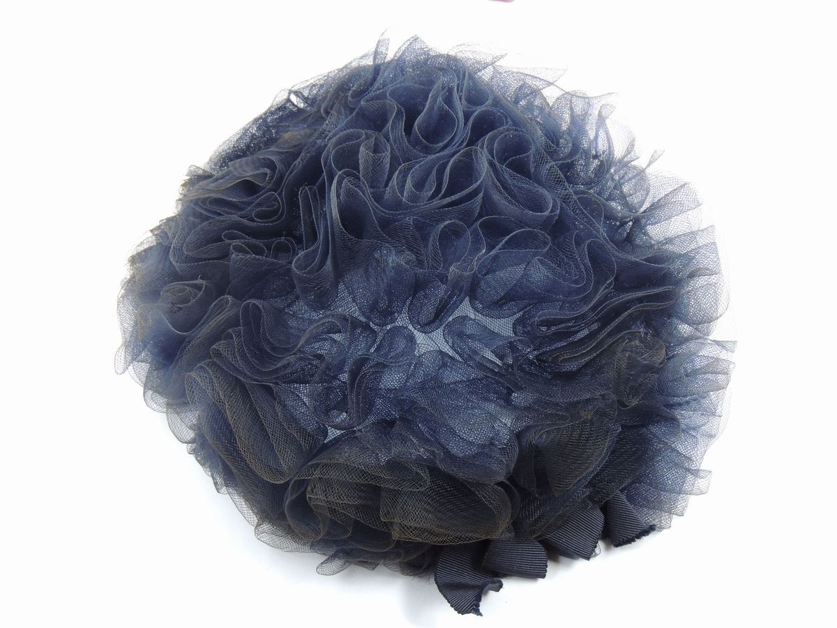 Quattro Cappellini in Velluto, Piume e Tulle