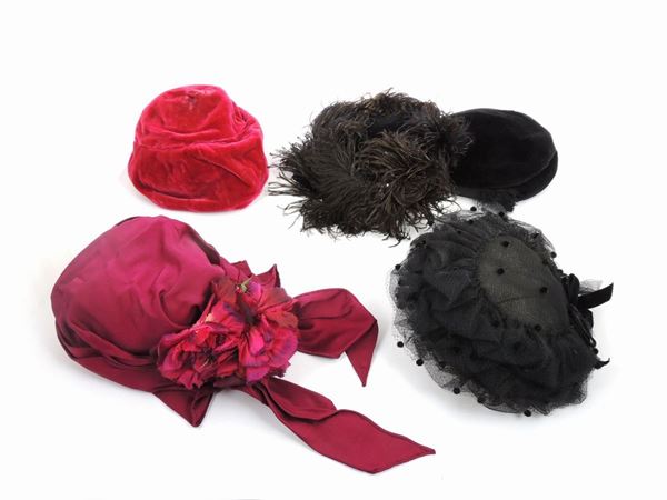 Cinque velvet, feathers and silk little hats