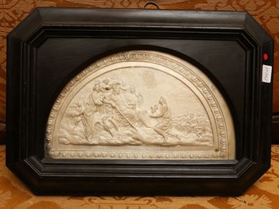 Lunetta in Gesso Patinato a Basso Rilievo