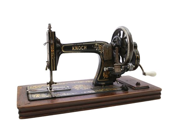 An ancient sewing machine, Knoch  - Auction Furniture, Paintings and Curiosities from Private Collections - Maison Bibelot - Casa d'Aste Firenze - Milano