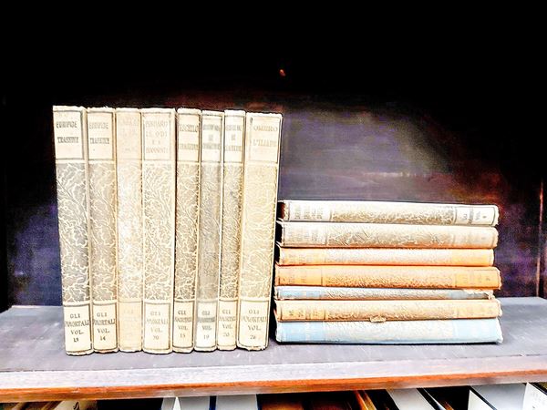 15 volumi della collana "Gli Immortali"  (XX secolo)  - Asta Libri Antichi e d'Arte - Maison Bibelot - Casa d'Aste Firenze - Milano