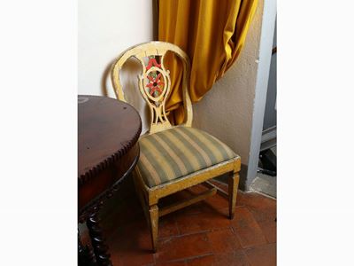 Serie di Sei Sedie in Faggio Laccato Giallo Crema