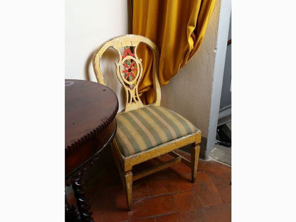 Serie di sei sedie in faggio laccato giallo crema
