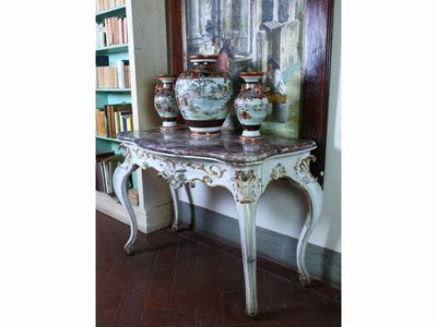 Console in Legno Laccato e Lumeggiato in Oro