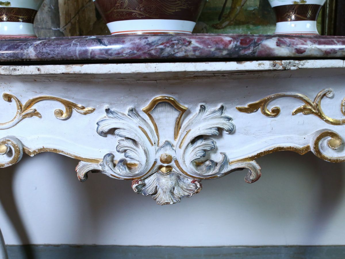 Console in Legno Laccato e Lumeggiato in Oro