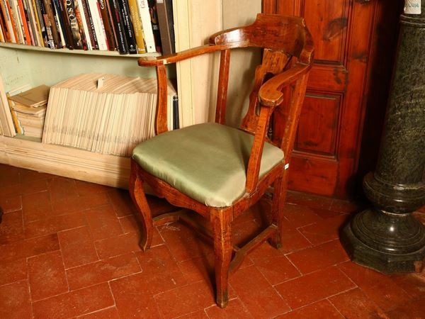 Rustic walnut armchair  (Tuscany, mid-18th century)  - Auction Furniture and Paintings from the Ancient Fattoria Franceschini, partly from Villa I Pitti - Maison Bibelot - Casa d'Aste Firenze - Milano