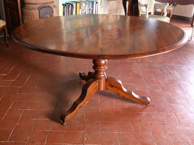 Tavolo da Pranzo a Vela in Noce