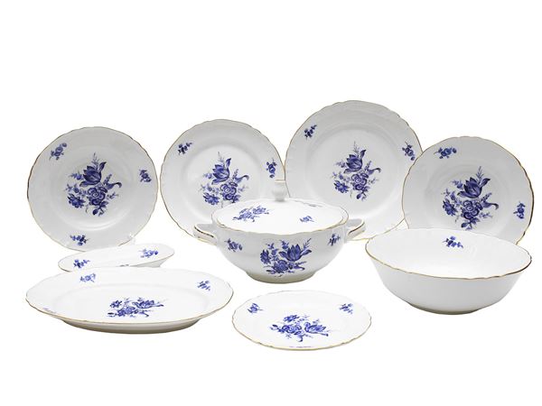A Richard Ginori porcelain dishes set