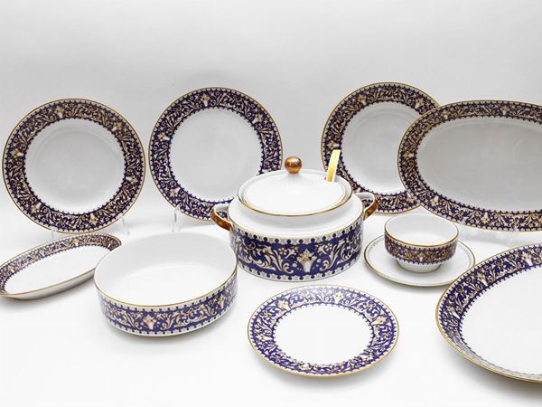A Rudolf Wchter kirchenlamitz porcelain dishes set, Limonges  - Auction Furniture and Paintings from the Ancient Fattoria Franceschini, partly from Villa I Pitti - Maison Bibelot - Casa d'Aste Firenze - Milano