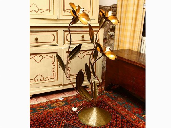 Floral floor lamp in brass