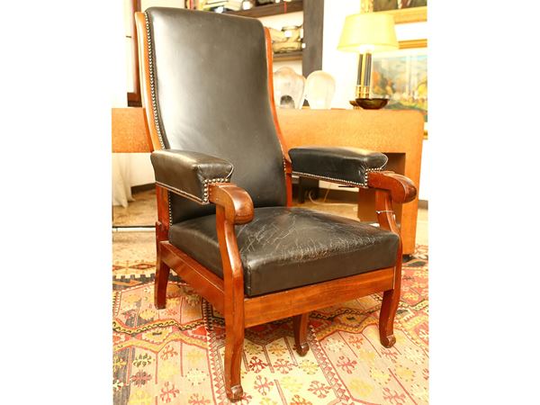A mahogany chaise-longue armchair