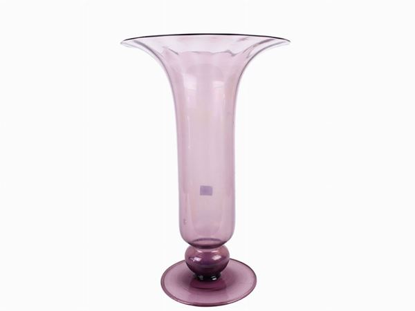 Amethyst-colored glass vase