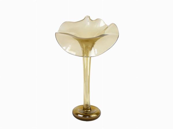 Jack-in the Pulpit flower-shaped glass vase