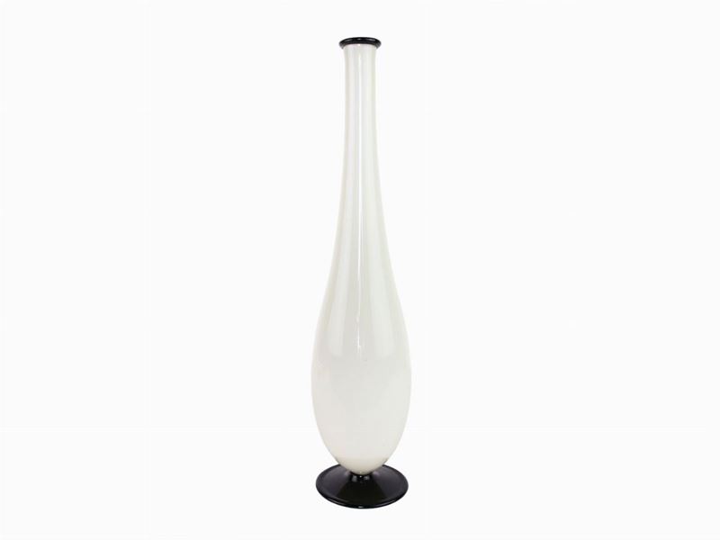 Vaso a Forma di Bottiglia in Vetro Opalino