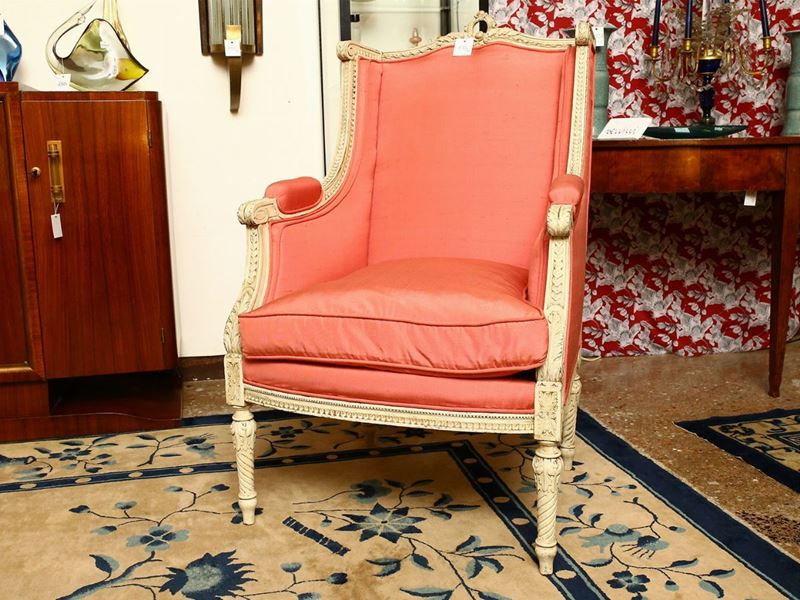 Coppia di Poltrone Bergere in Legno Laccato Bianco