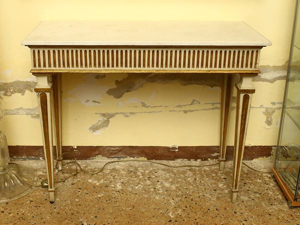 Console in white lacquered wood and heightened in gold  - Auction The Muccia Breda Collection in Villa Donà -  Borbiago of Mira (Venice) - Maison Bibelot - Casa d'Aste Firenze - Milano