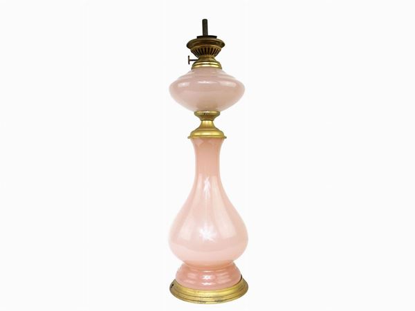 Petroleum lamp in pink opal glass
