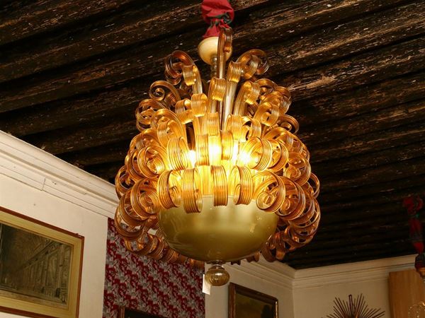 Large Venini chandelier in sand-colored glass with central cap,