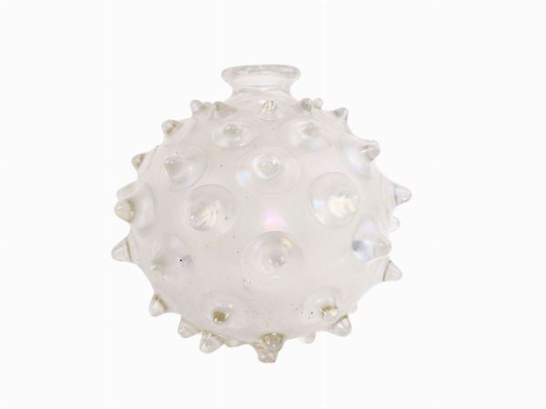 Spherical vase in heavy iridescent glass