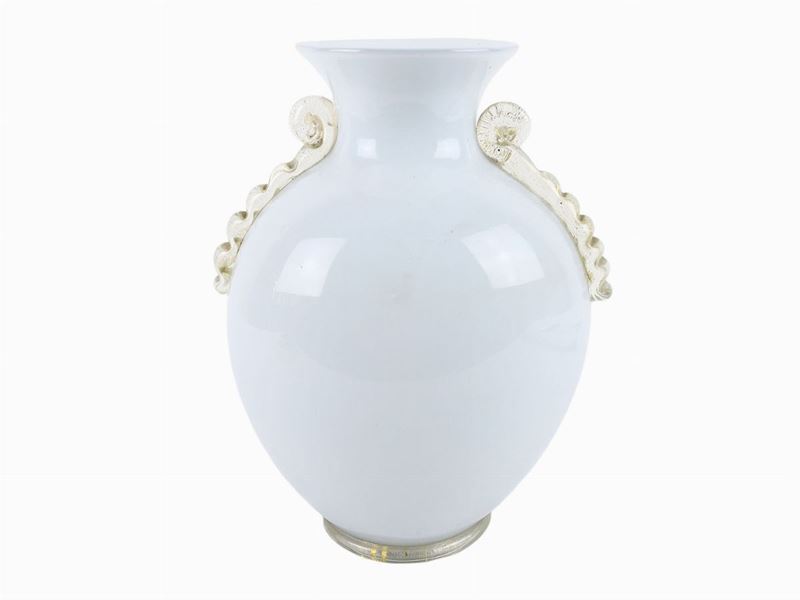 Vaso Soffiato in Vetro Lattimo