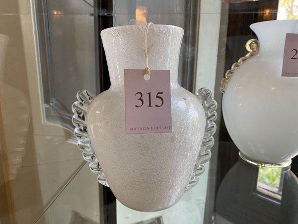 White pulegoso blown glass vase  (Murano, 20th century)  - Auction The Muccia Breda Collection in Villa Donà -  Borbiago of Mira (Venice) - Maison Bibelot - Casa d'Aste Firenze - Milano