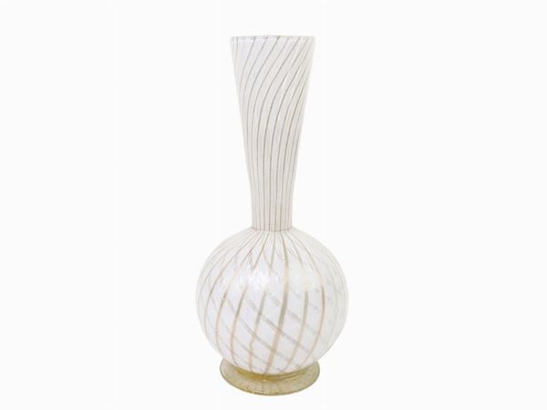 Small jar in hand-blown glass with lattice filigree in milky glass and gold