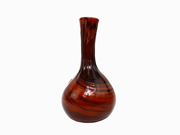 Vasetto in vetro tipo calcedonio con sfumature dal rosso al marrone