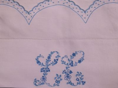 Due Parure Matrimoniali in Lino Bianco Ricamato