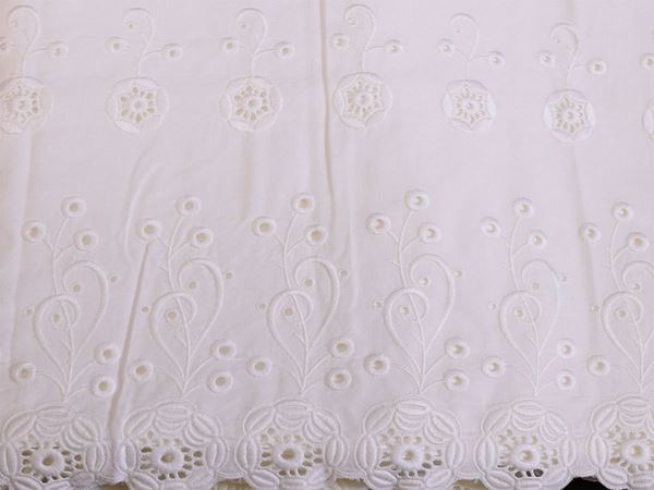 White embroidered cotton and linen double bed sheet set