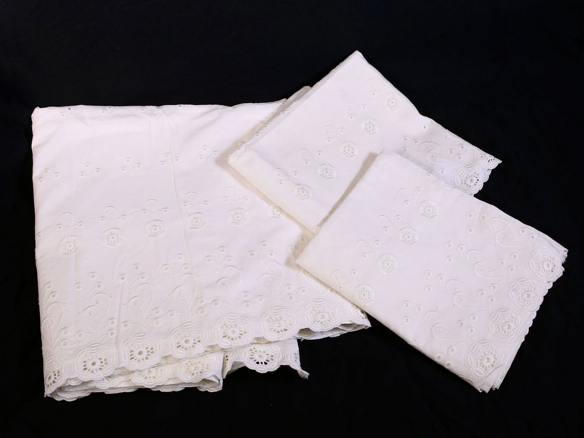 Parure Matrimoniale in Misto Lino Bianco Ricamato