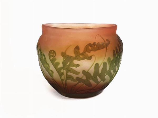Gallé glass vase with cameo decoration of ferns in shades of green on a salmon-opal background