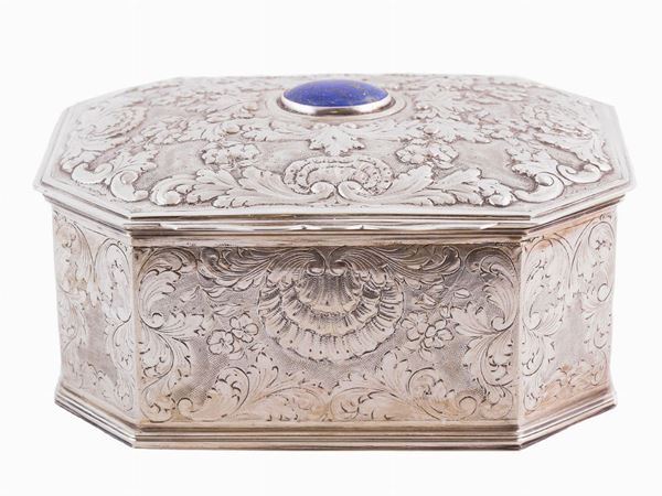 Silver box  - Auction Furniture and Paintings from the Ancient Fattoria Franceschini, partly from Villa I Pitti - Maison Bibelot - Casa d'Aste Firenze - Milano