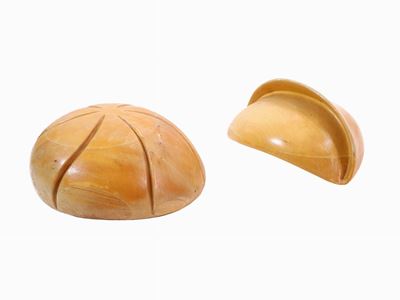 Due Stampi per Cappelli in Legno Tenero