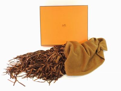 Scialle in Cachemire e Pelle Color Tabacco, Hermés