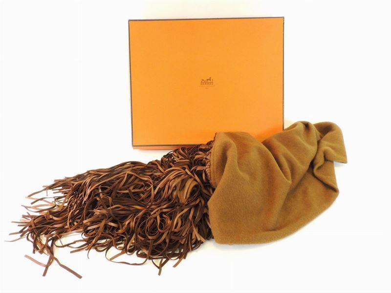 Scialle in Cachemire e Pelle Color Tabacco, Hermés